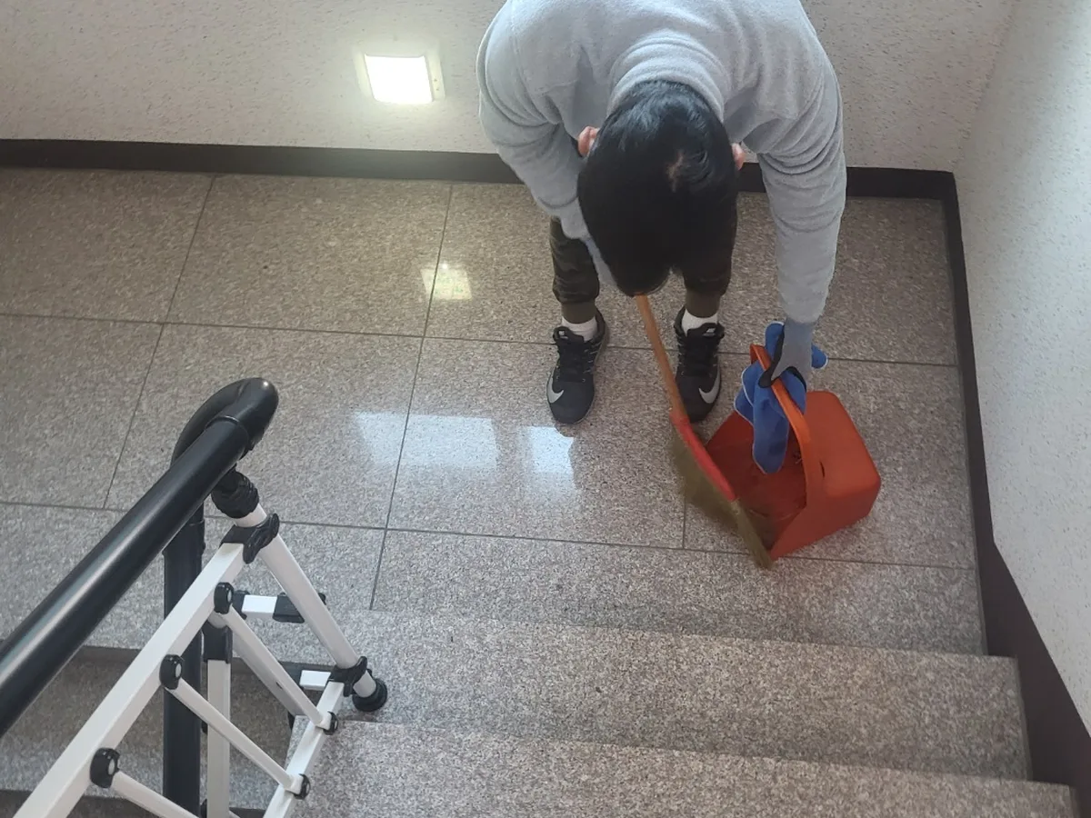 유성구 대정동 오피스 기계실 장비 주변 정밀 위생청소 사례 - 행진크린